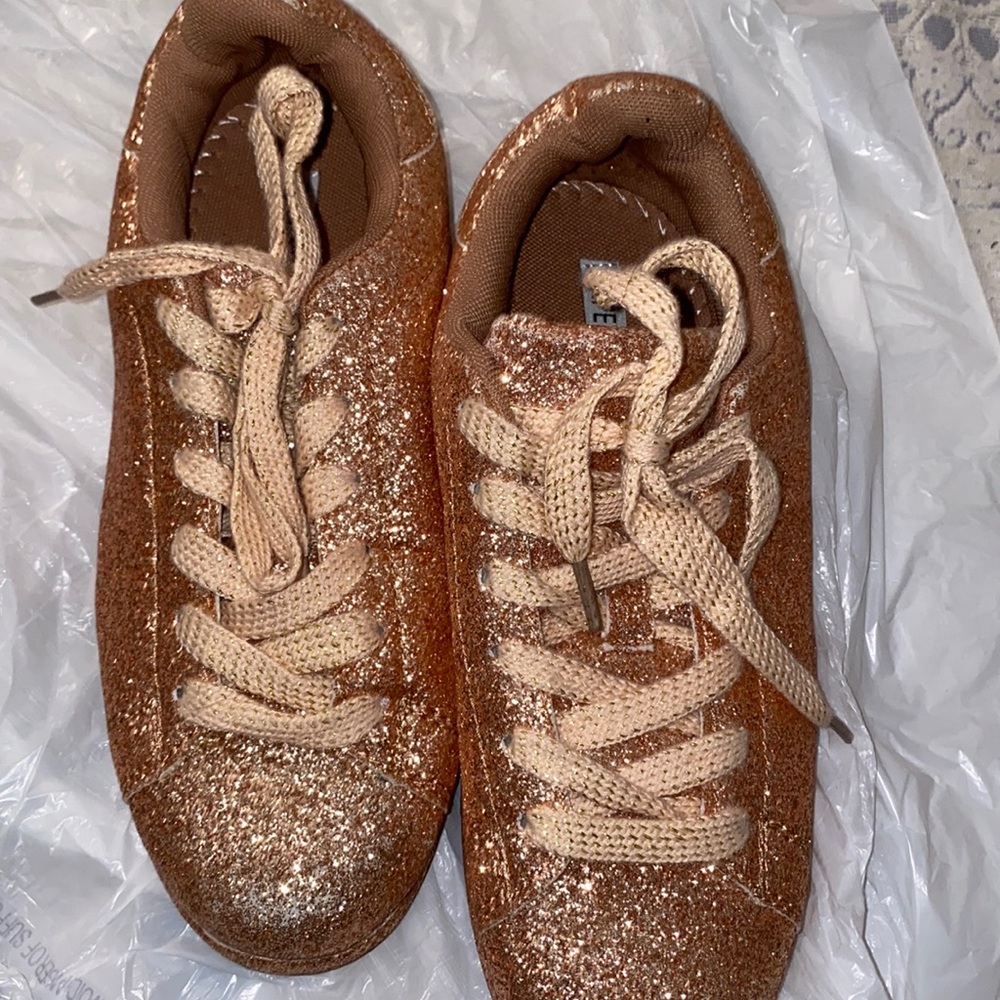 Womens sneakers